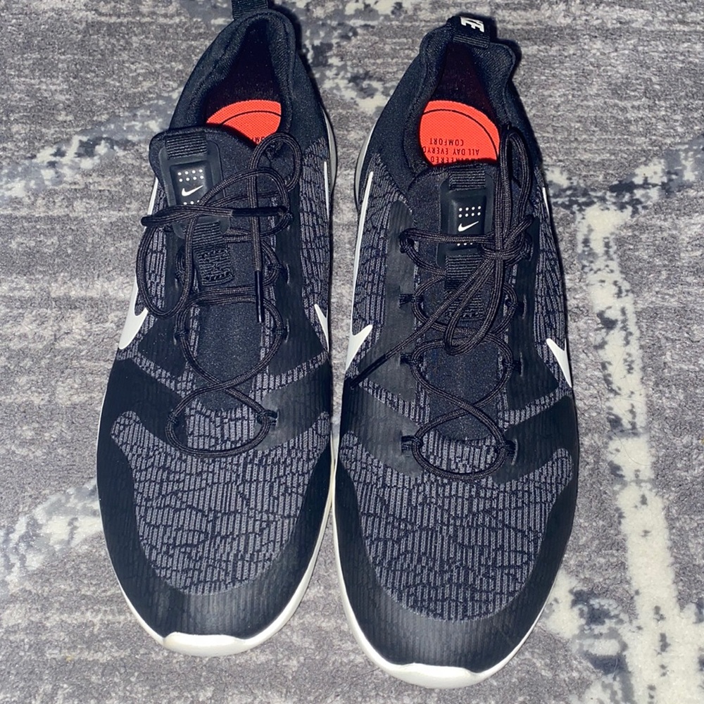 Brand new women’s Nike shoes